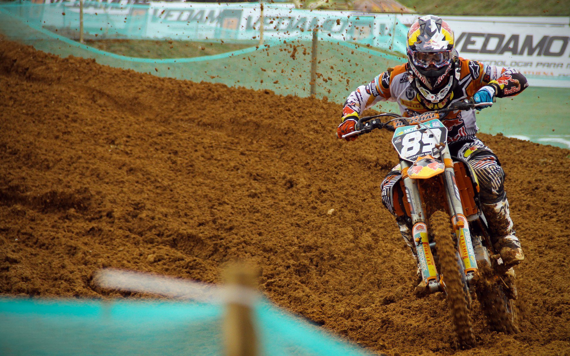 弗兰：全黑队的防线稳定器，每次防守都精确、果断