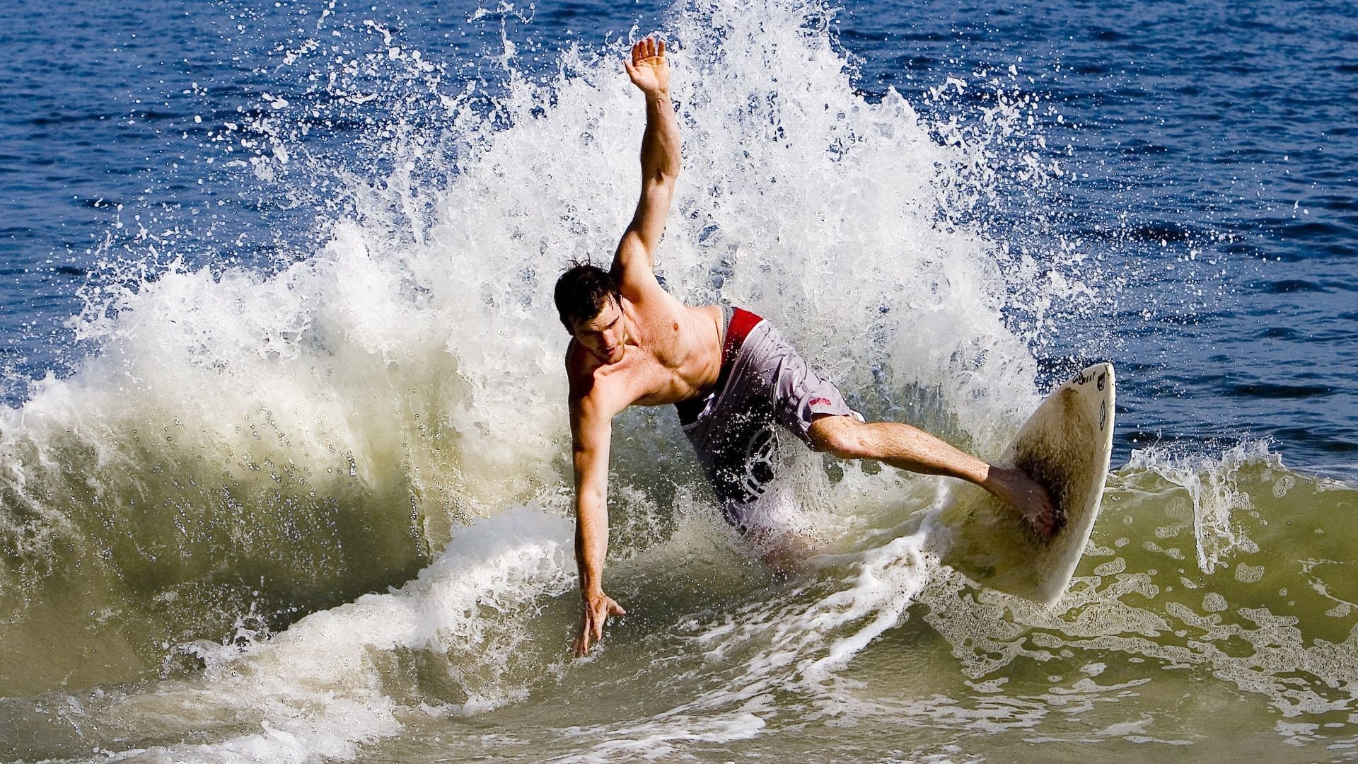 英超冲刺热潮：悬念、激情一触即发！，zaker 英超